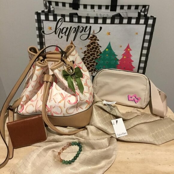 Holiday Gift Bundle Calvin Klein Hobo Bag & Scarf, Wallet, Belt Bag, Bracelet - Picture 1 of 7